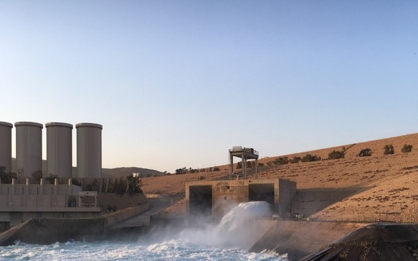 Divers Support the Mosul Dam and Local Iraqi Government