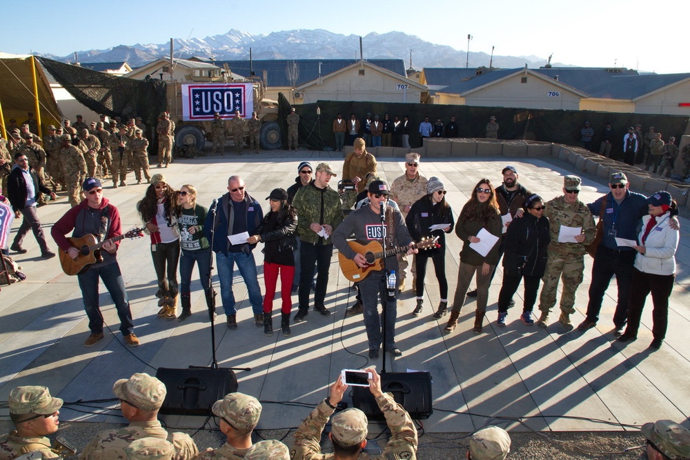 DVIDS - News - USO provides opportunity for service members to