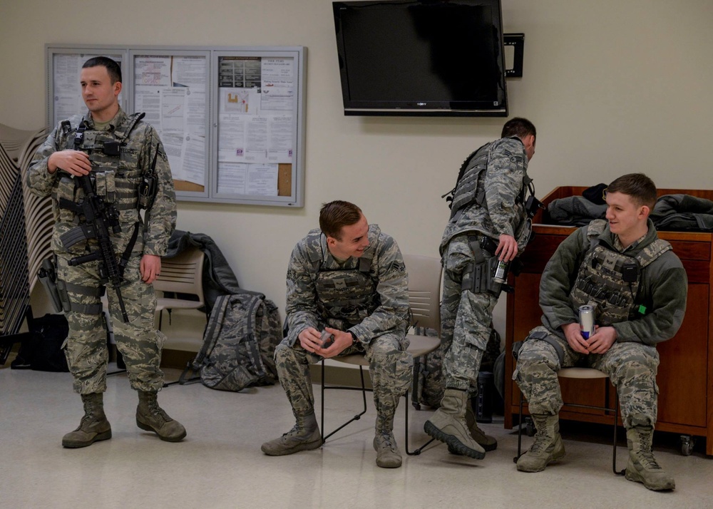 dvids-images-night-shift-workers-on-scott-air-force-base-image-17