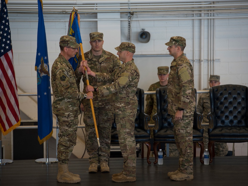 8th SOS change of command