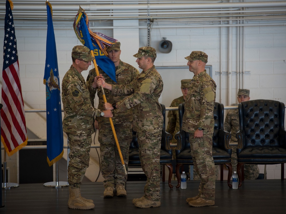 8th SOS change of command