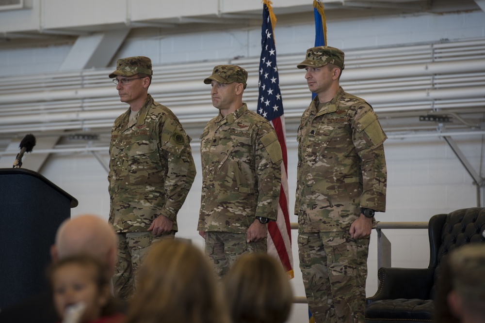 8th SOS change of command