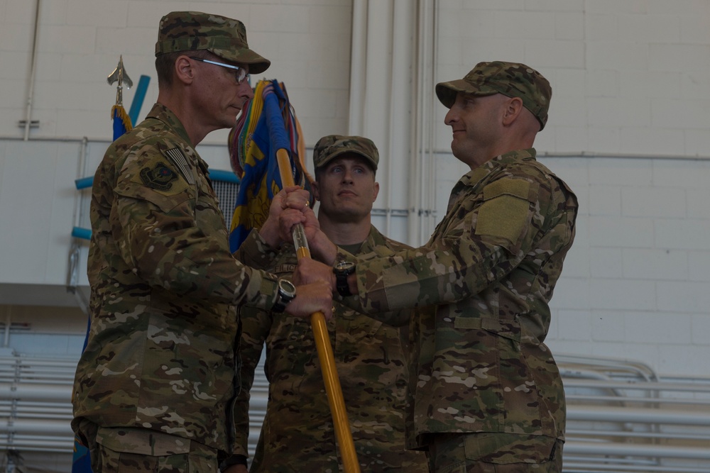 8th SOS change of command