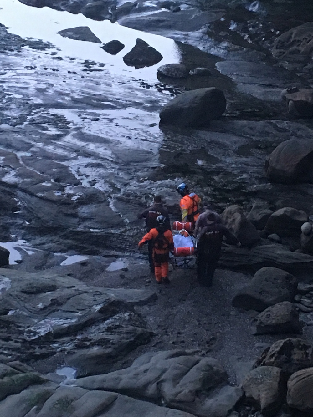 Coast Guard, local agencies rescue immobilized hiker near Newport, Ore.