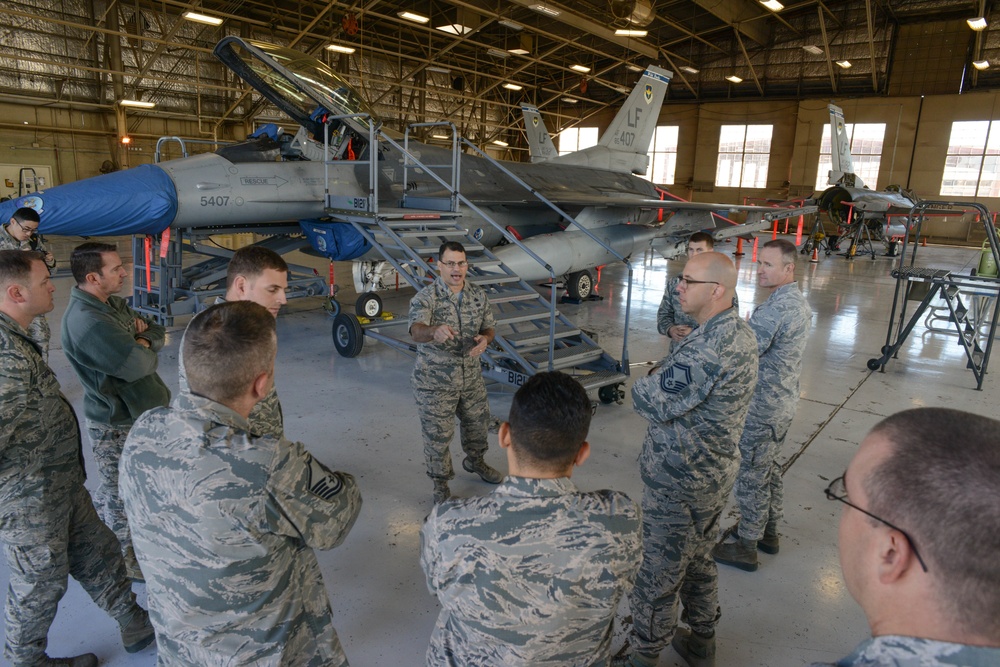 Thunderbolts pursue F-16 seat raise initiative