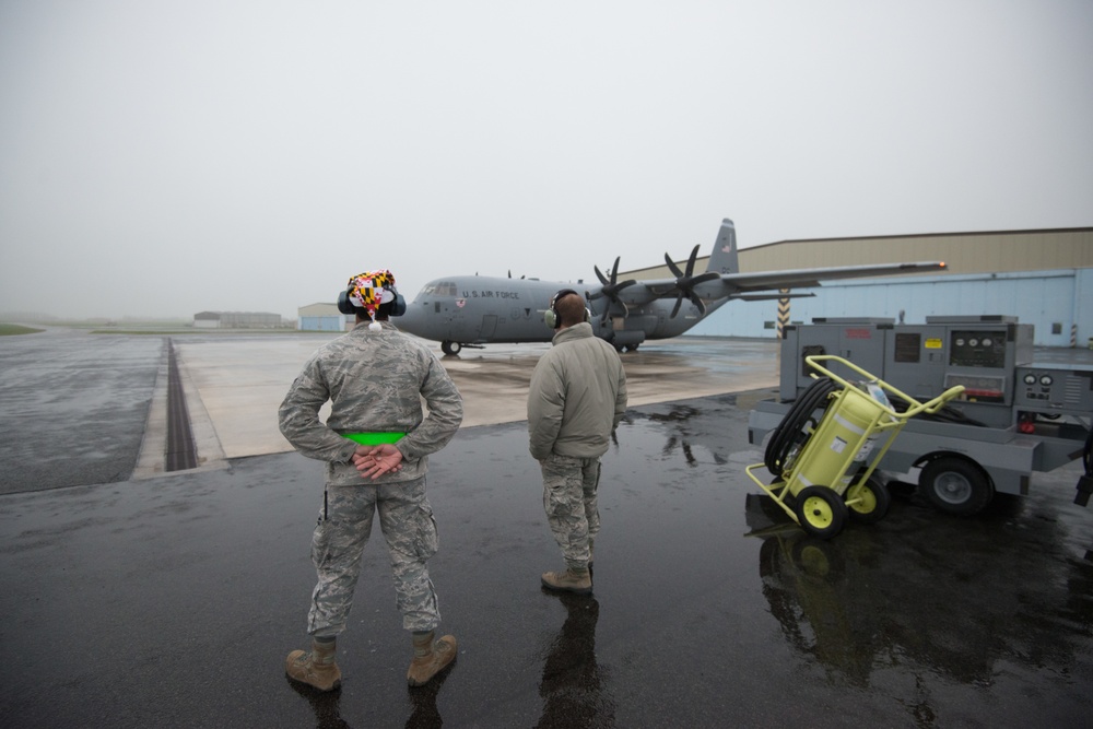 Santa's C-130J visits Chièvres Air Base