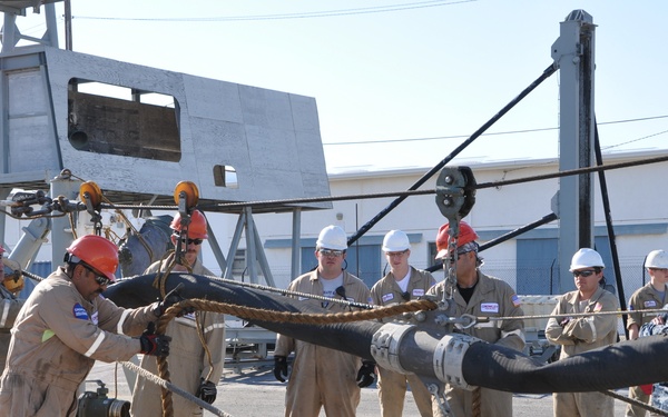 MT Empire State visits Underway Replenishment test site for training