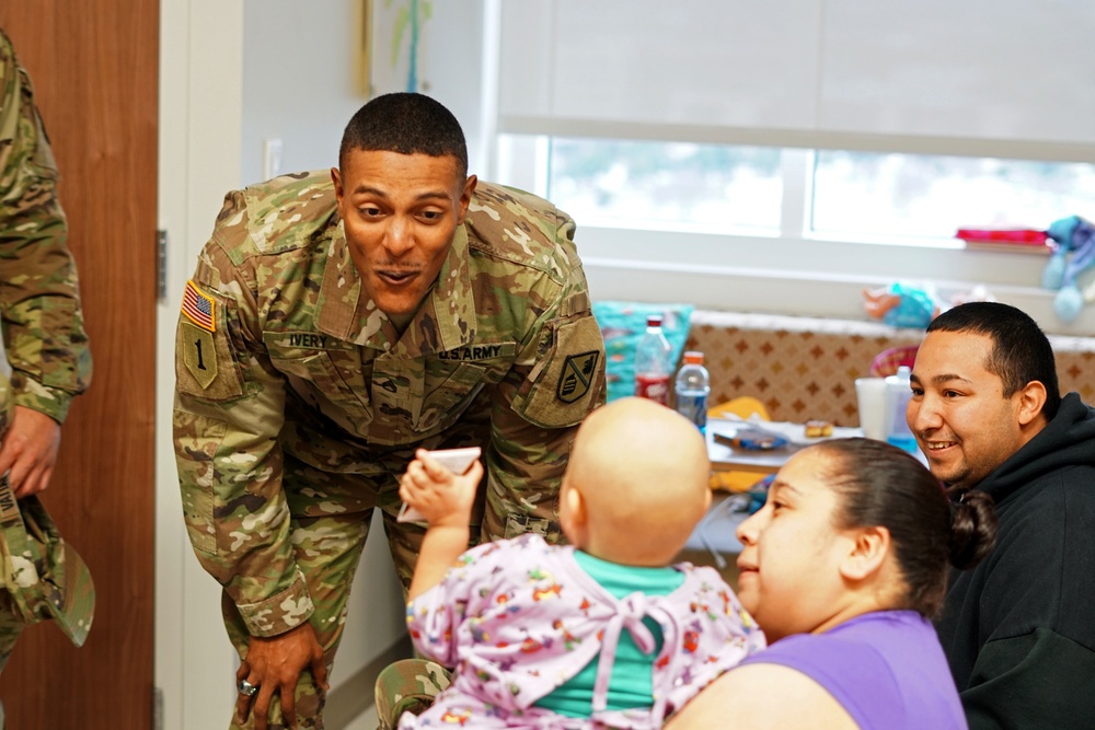 US Army All-Americans, Soldiers visit children-University Health Systems Hospital