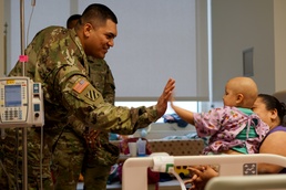 US Army All-Americans, Soldiers visit children-University Health Systems Hospital