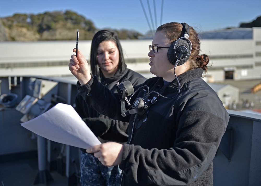 Blue Ridge Sailor participates in sound powered telephone training