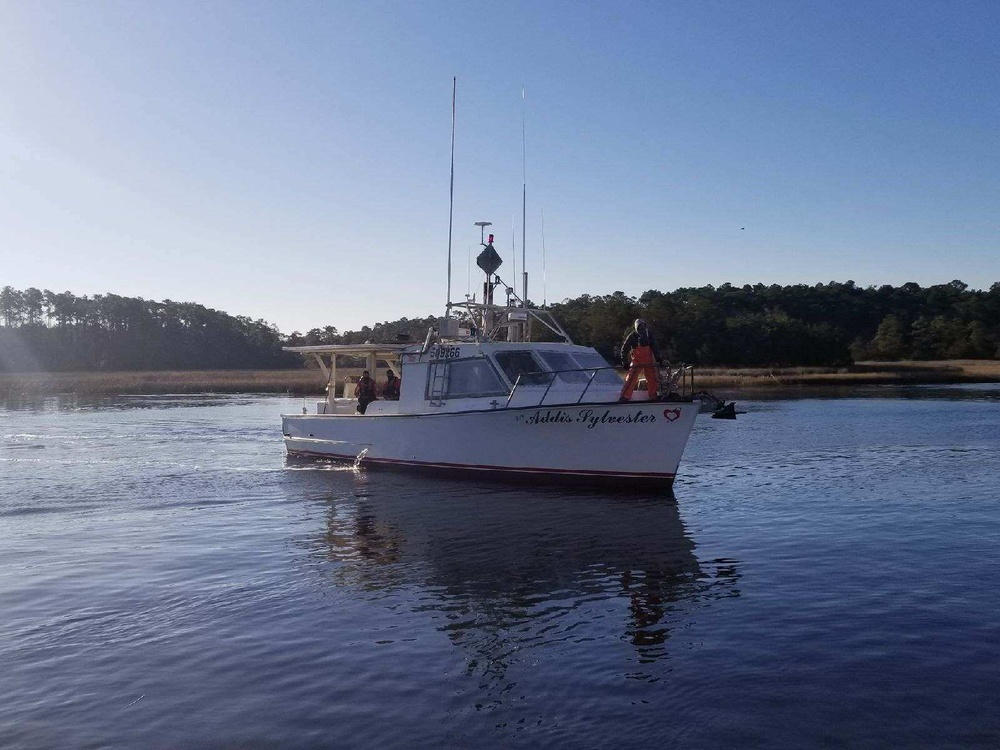 Coast Guard searches for man 21 miles east of Myrtle Beach