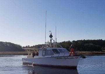 Coast Guard searches for man 21 miles east of Myrtle Beach
