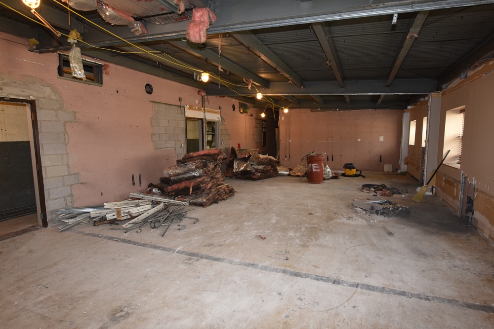 Hanger 302 Construction