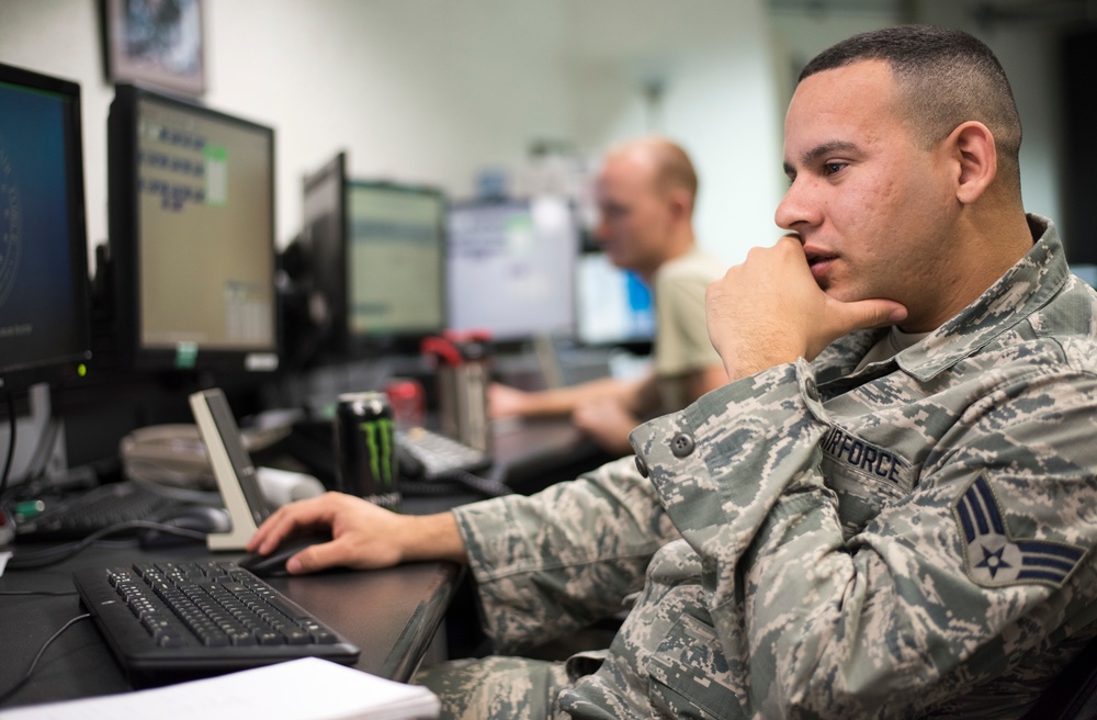 World’s Greatest MOC: 18th MXG Airmen manage aircraft repairs