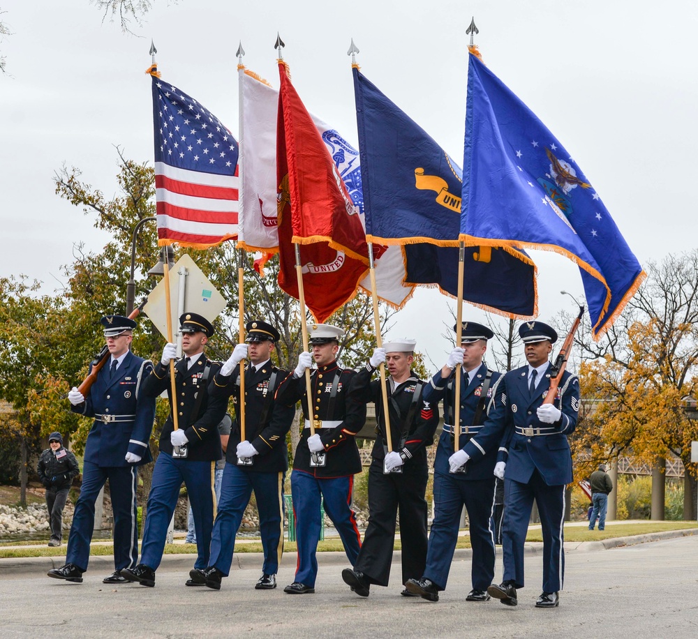 Veterans honored in Heroes Hunt parade
