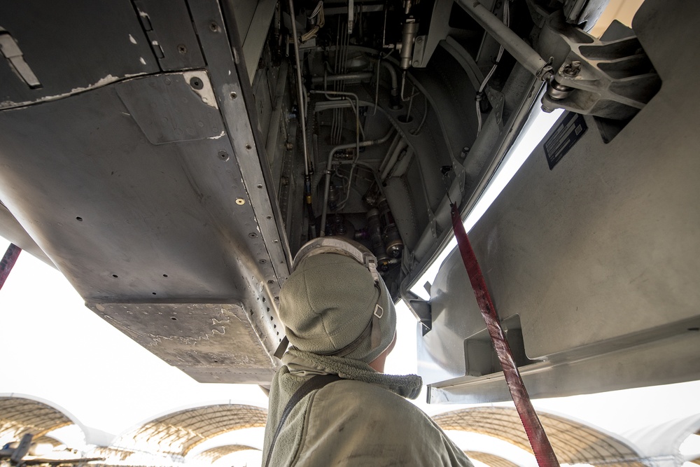 75th AMU keeps A-10s flying despite frigid conditions