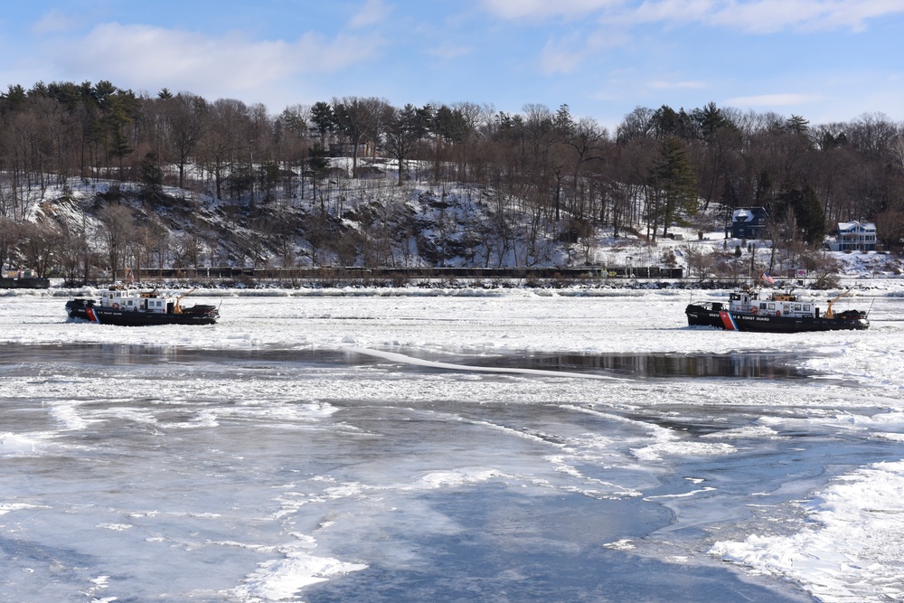 Coast Guard continues to break ice on Hudson River