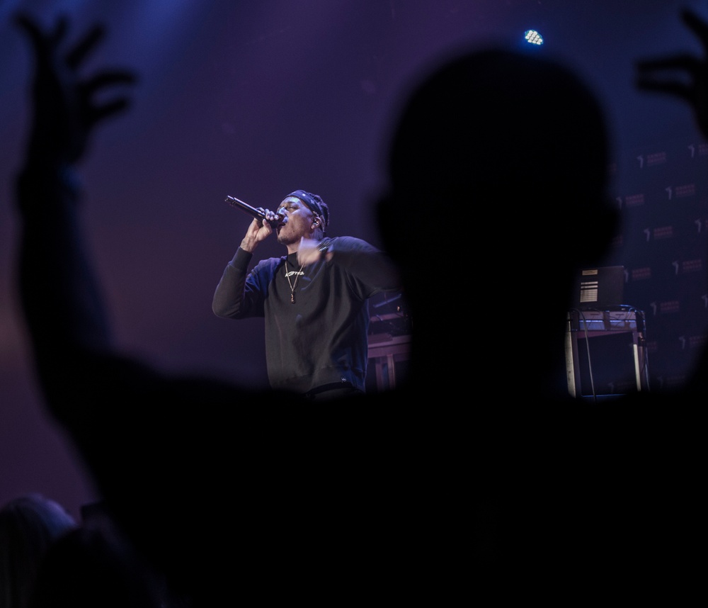Lecrae visits MCAS Iwakuni