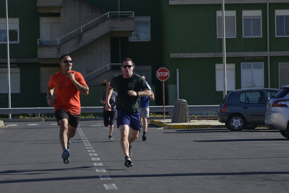 SPMAGTF-CR-AF service members participate in end of year run