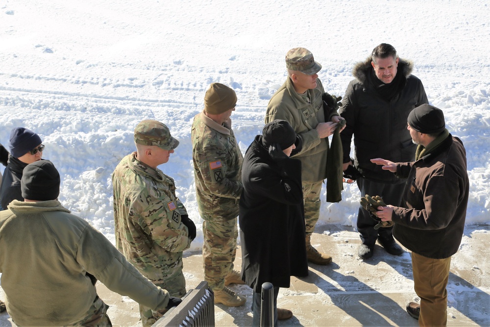 DVIDS - Images - IMCOM-Readiness director learns about post's Cold ...