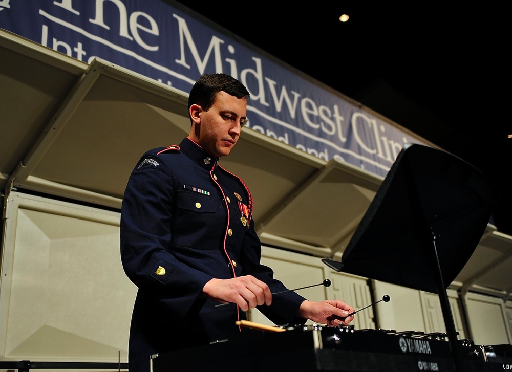 Coast Guard Band performs at International Conference in Chicago