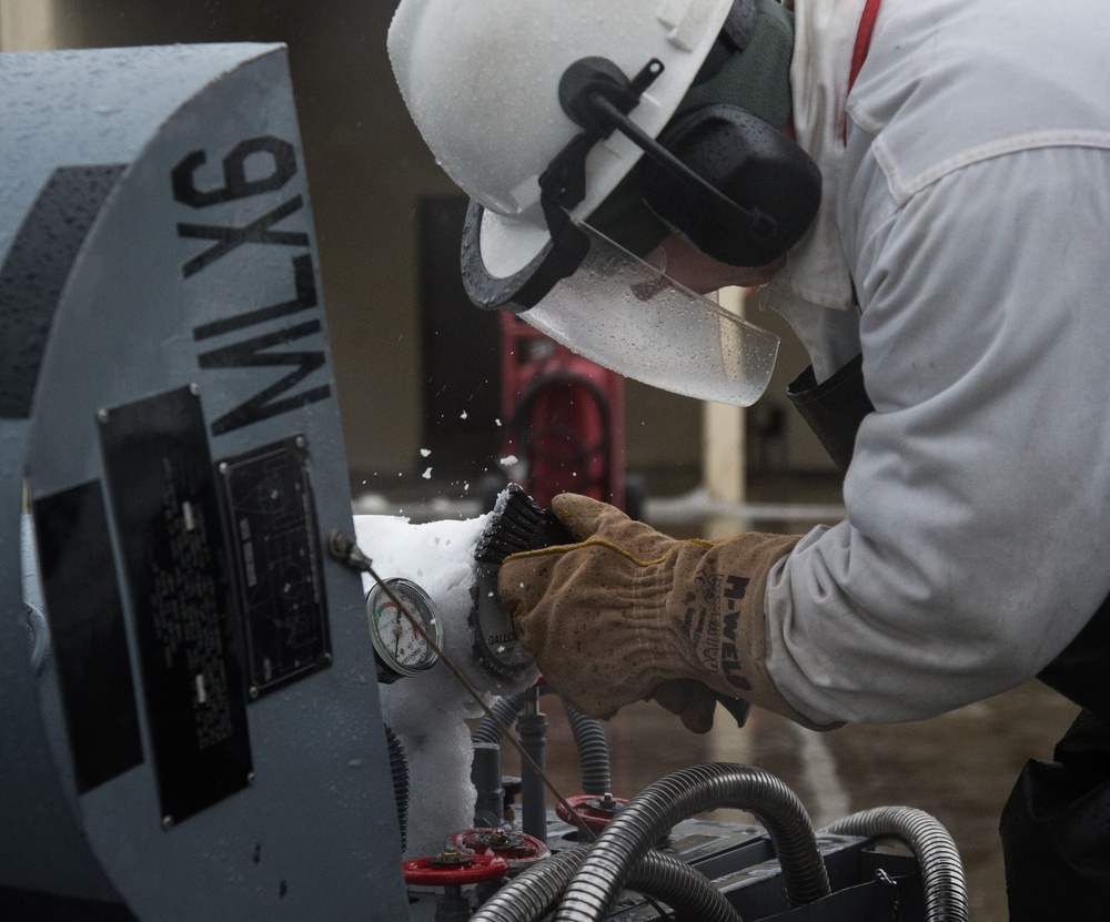 LOX and load Fuels Airmen breathe life into aviation