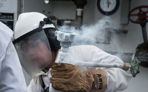LOX and load: Fuels Airmen breathe life into aviation