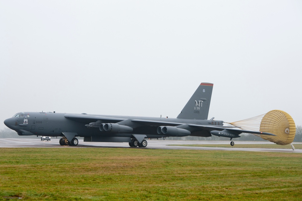 Bombers arrive in UK