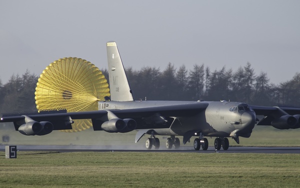 Bombers arrive in UK