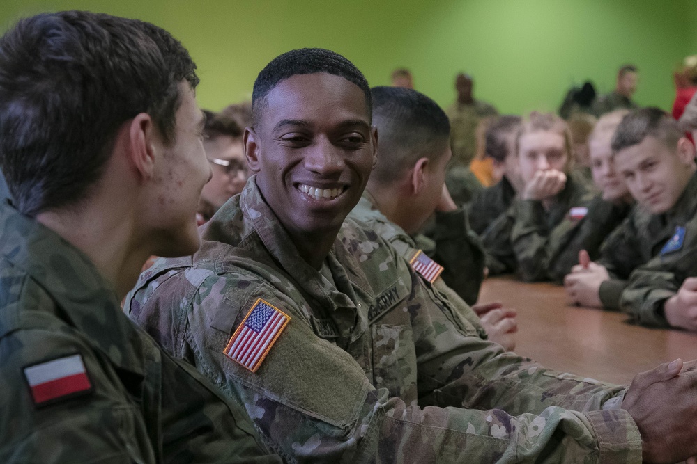 U.S. Army Europe: Dagger Brigade Soldiers visit Cadets at Rzepin School