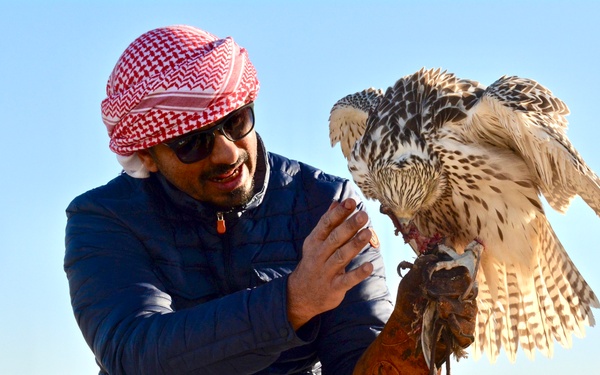 Kuwait Veterinarian Branch Chief visits local Falconer