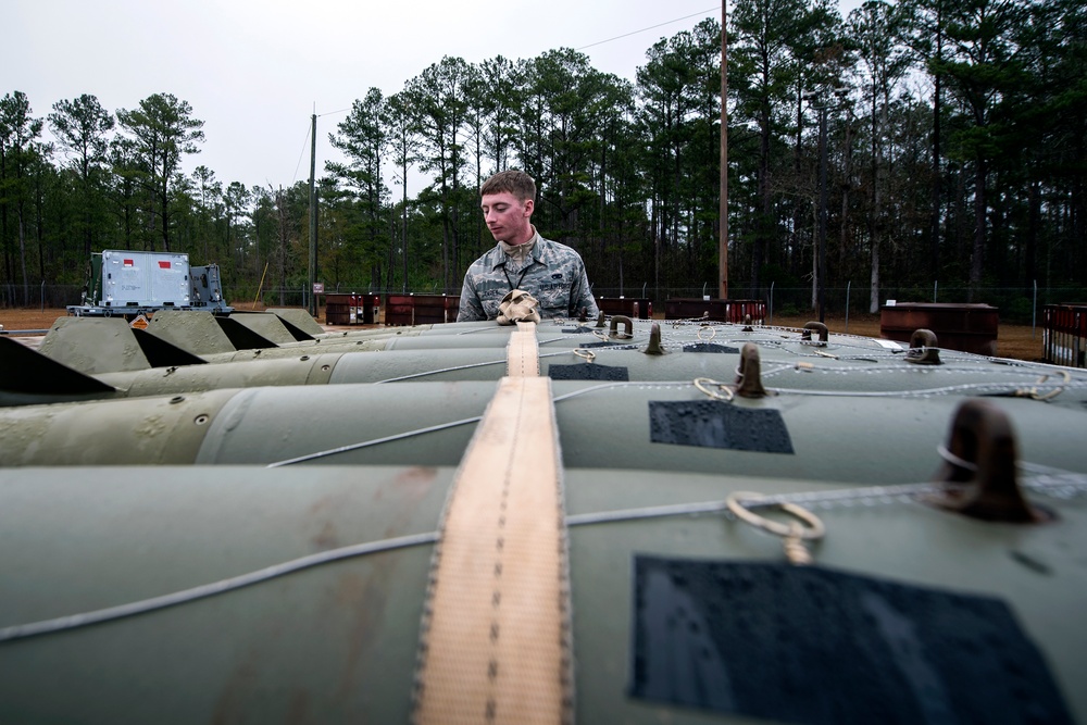 23d MXS builds bombs, preapares to deploy