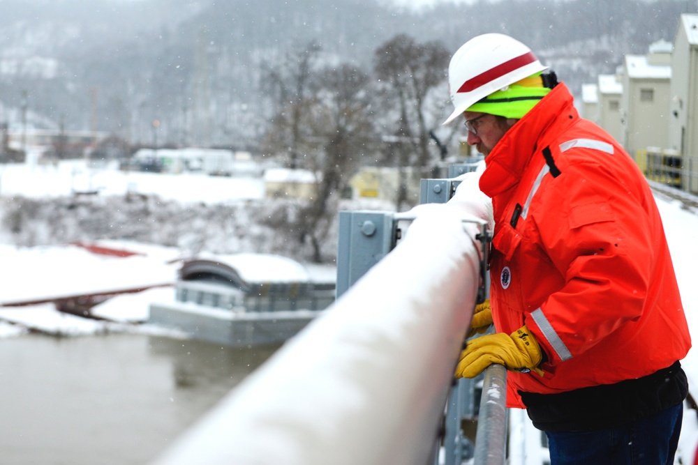 Coast Guard, U.S. Army Corps of Engineers, industry partners survey Emsworth Lock and Dam