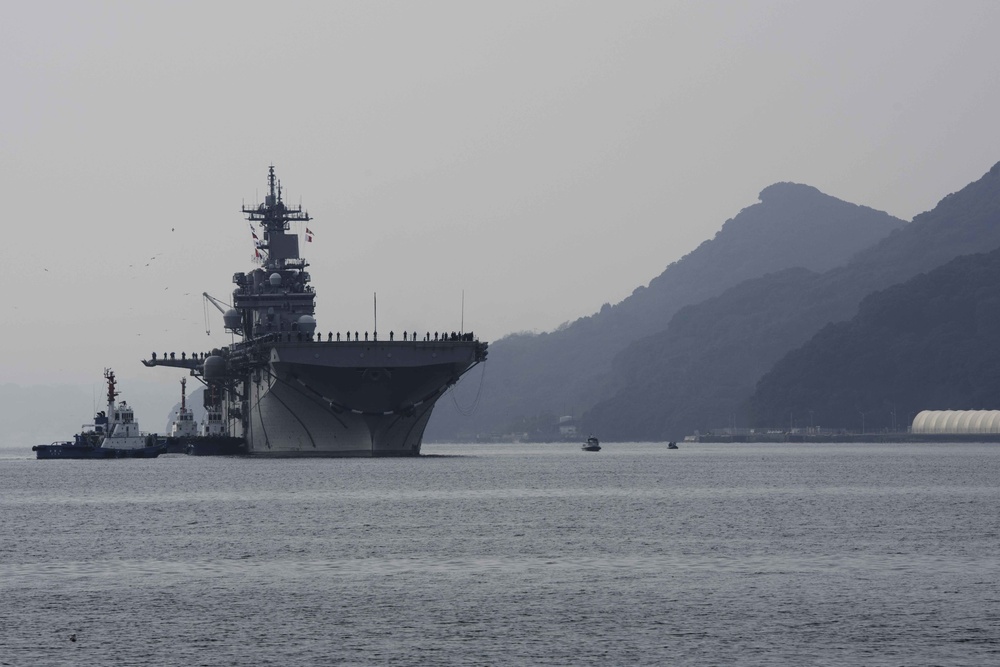 USS Wasp Arrives to Sasebo, Japan