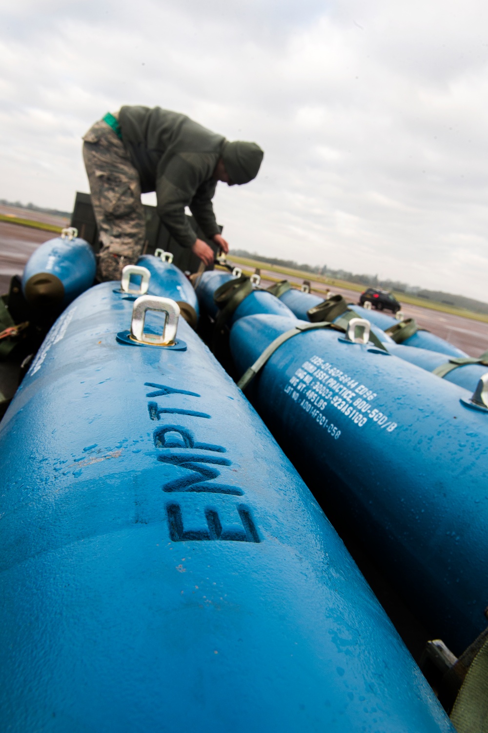 Airmen support strategic bomber deployment