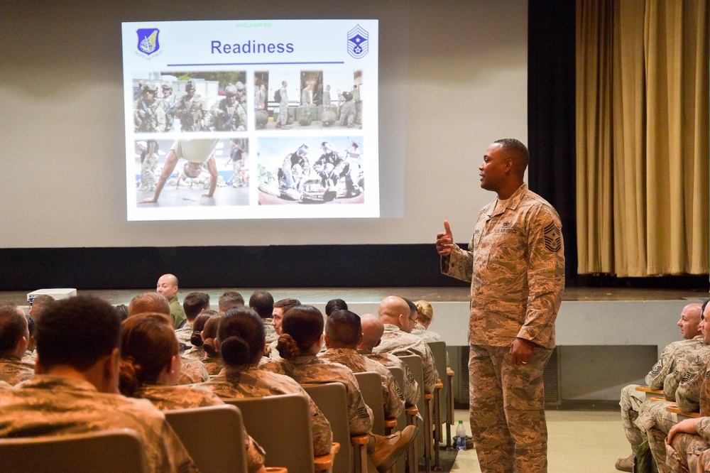 15th Wing welcomes PACAF command chief during immersion tour