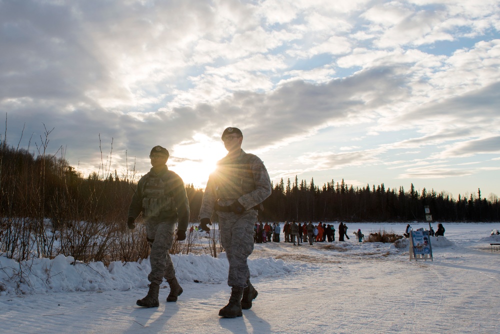 673d FSS and JBER Life offer dog sled rides to Hillberg Ski Area visitors