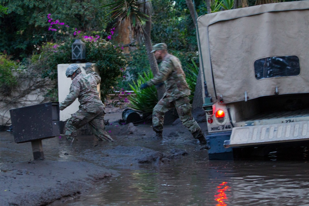 California Storms: Cal Guard soldiers rescue residents