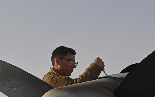 MQ-9 Reaper take off and maintenance