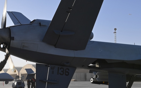 MQ-9 Reaper take off and maintenance