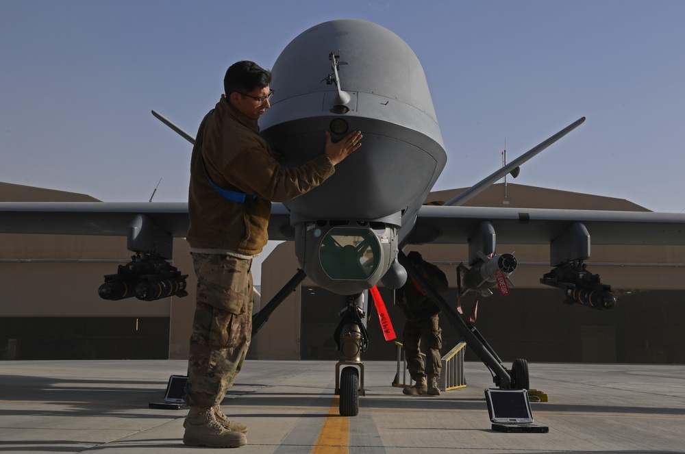 MQ-9 Reaper take off and maintenance