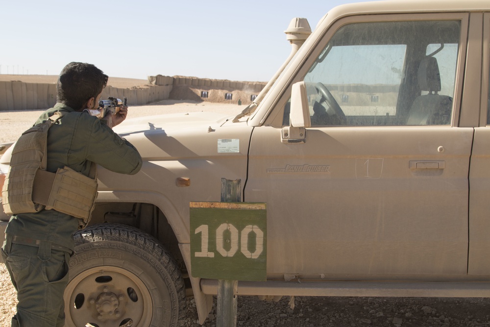 DVIDS - Images - Raqqa Internal Security Force QRF TRAINING [Image 2 of 11]