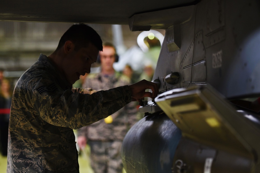 52nd AMXS Airmen compete in 4th Quarter Load Competition