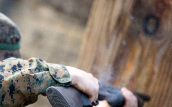 V3/8 0351's participate in a Breach Range