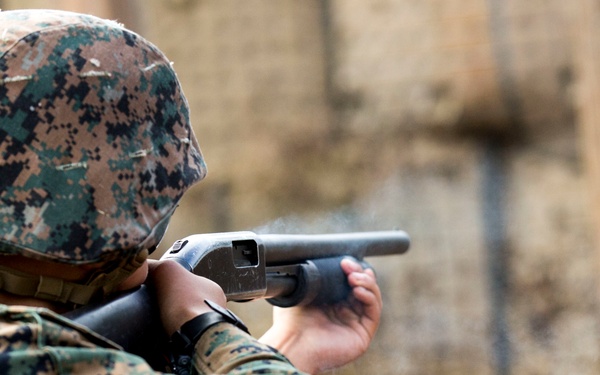 V3/8 0351's participate in a Breach Range