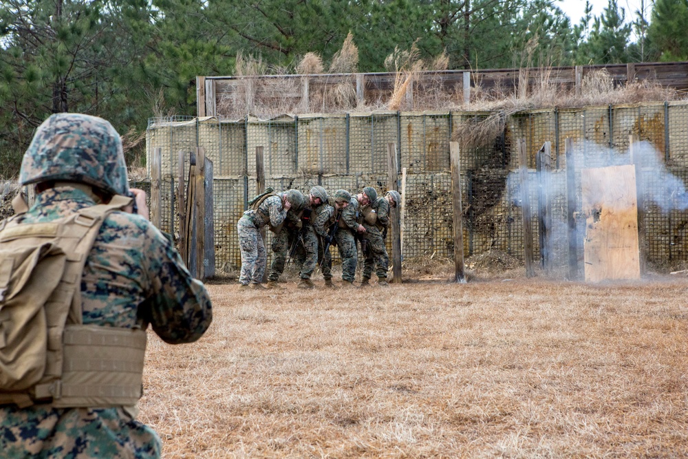 V3/8 0351's participate in a Breach Range