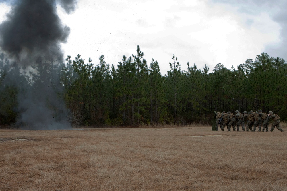 V3/8 0351's participate in a Breach Range