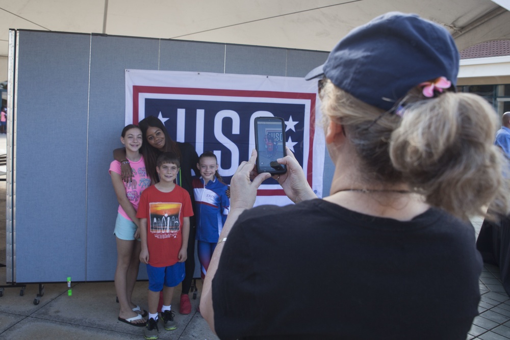 Olypmic medalist visits MCBH for final USO stop tour