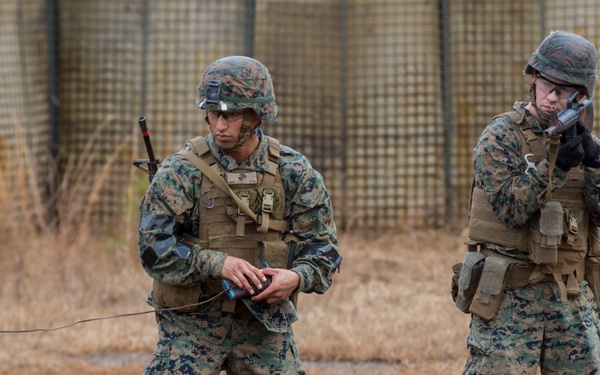 V3/8 0351's participate in a Breach Range
