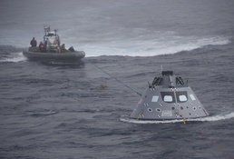 USS Anchorage Assists NASA Engineers with URT-6
